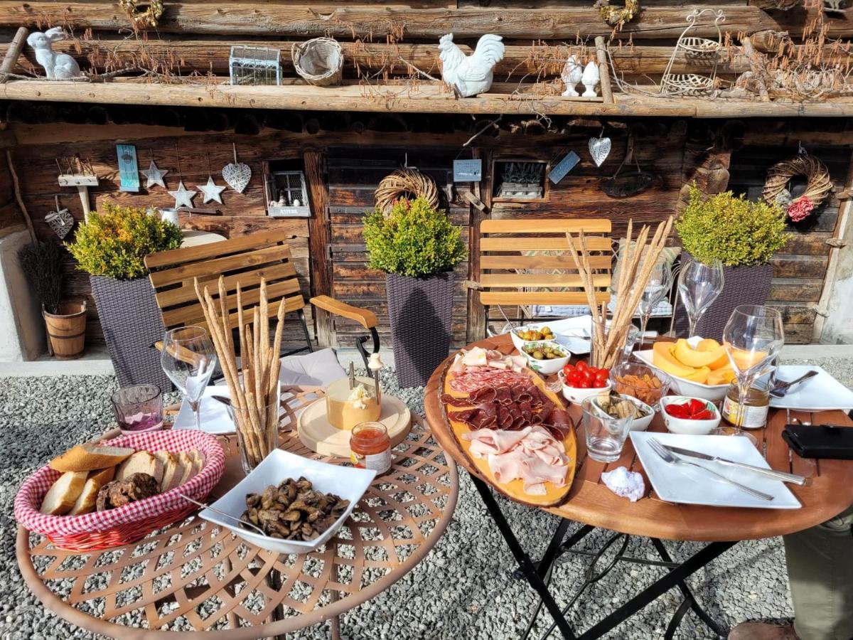 Chesa Prema Bed & Breakfast - Restaurant Disentis Dış mekan fotoğraf