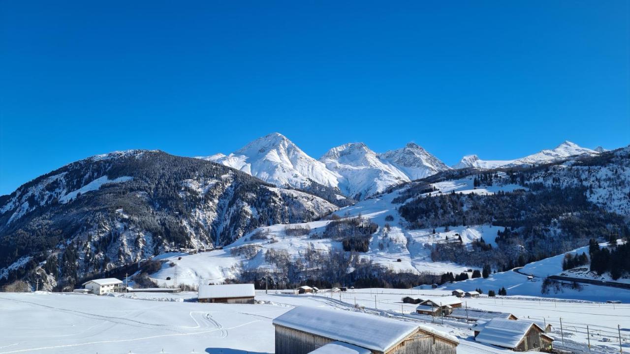 Chesa Prema Bed & Breakfast - Restaurant Disentis Dış mekan fotoğraf
